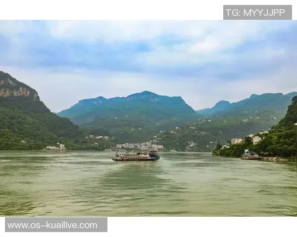 李泓澎的成长之路与艺术追求探索人生的无限可能性